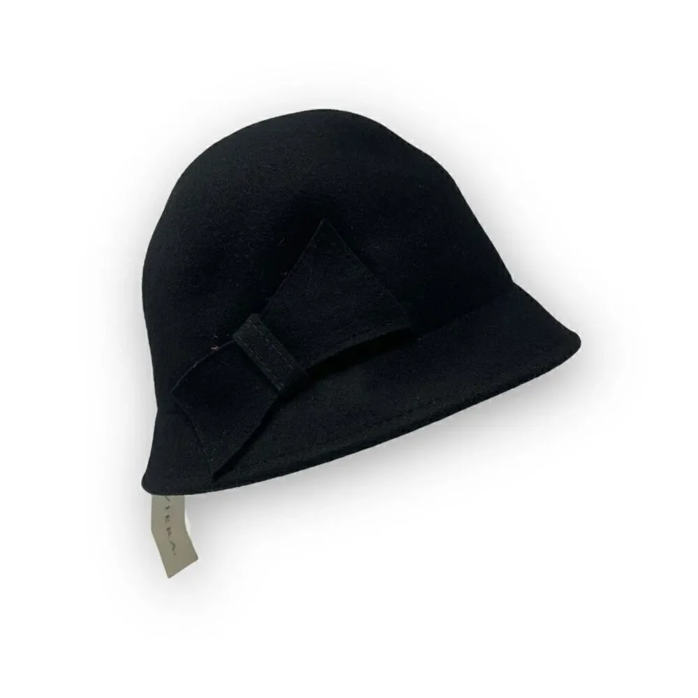 Riviera black cloche